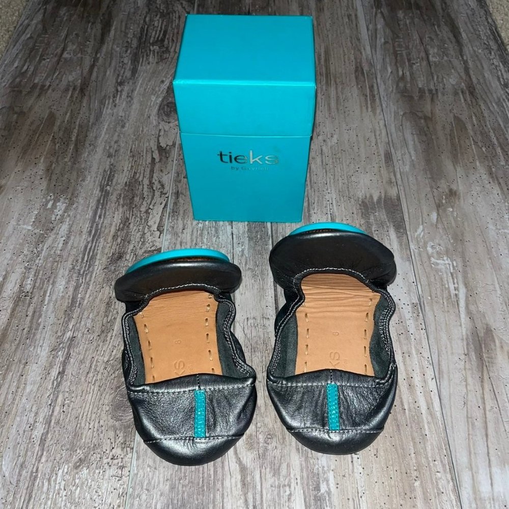 Womens tieks size 8 siliver flats new